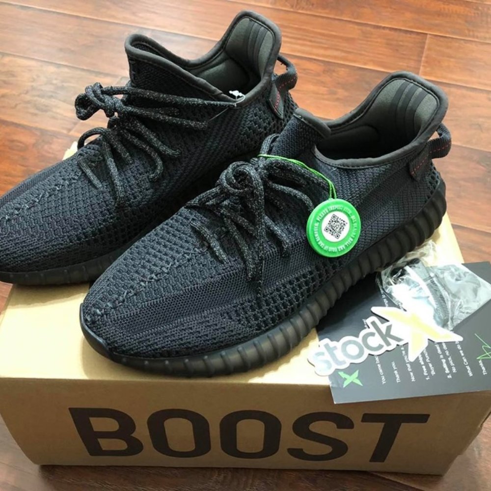 Yeezy 350v2 Black Black ( non reflective ) US 6